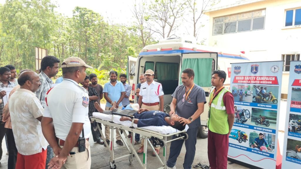 ట్రామా కేర్ సెంటర్ లో ట్రాఫిక్ పై అవగాహన