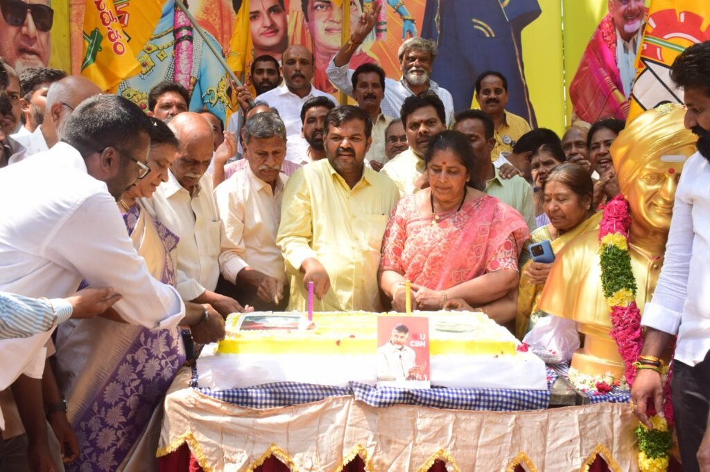 కేపిహెచ్బి లో ఘనంగా చంద్రబాబు నాయుడు జన్మదిన వేడుకలు   టిడిపి సీనియర్ నాయకులు షేక్ సత్తార్…