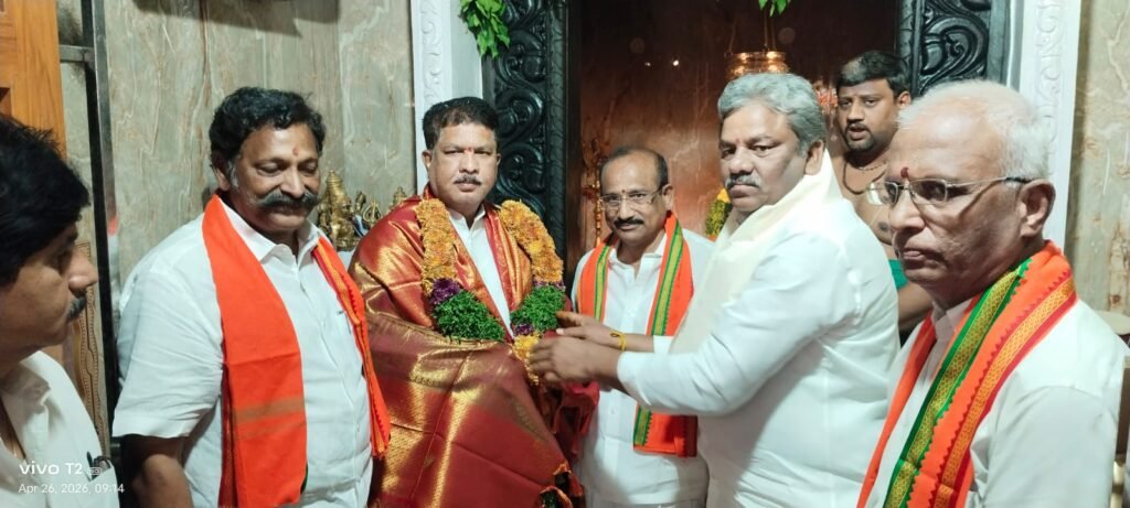 బ్రహ్మోత్సవాల్లో పాల్గొన్న ఎమ్మెల్యే మాజీ కార్పొరేటర్ మందాడి శ్రీనివాస్ రావు..