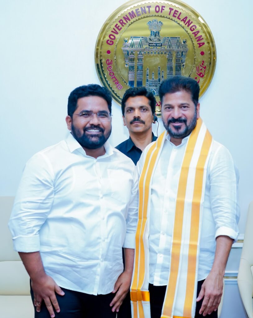 ముఖ్యమంత్రిని కలిసిన వాషర్మెన్ (రజక) కో ఆపరేటివ్ కార్పొరేషన్ చైర్మన్