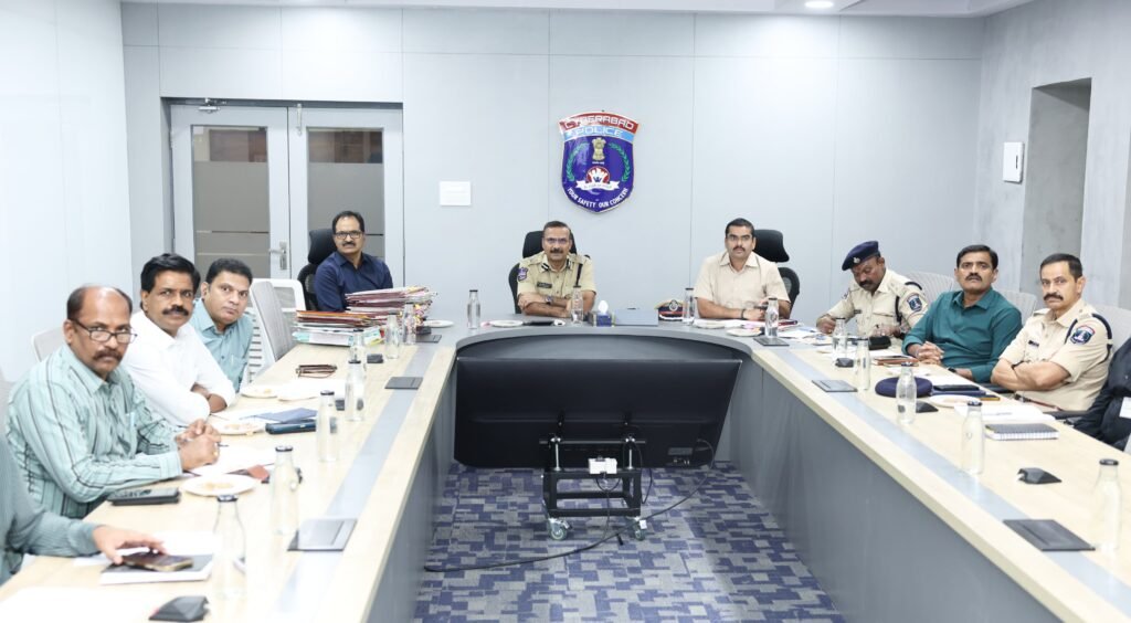 బక్రీద్ పండుగ నేపథ్యంలో సమన్వయ సమావేశం నిర్వహించిన సైబరాబాద్ సీపీ….