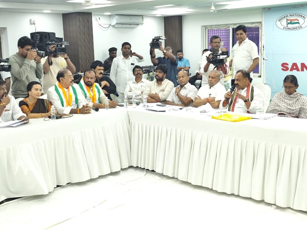 నియోజకవర్గ సమావేశంలో పాల్గొన్న బండి రమేష్