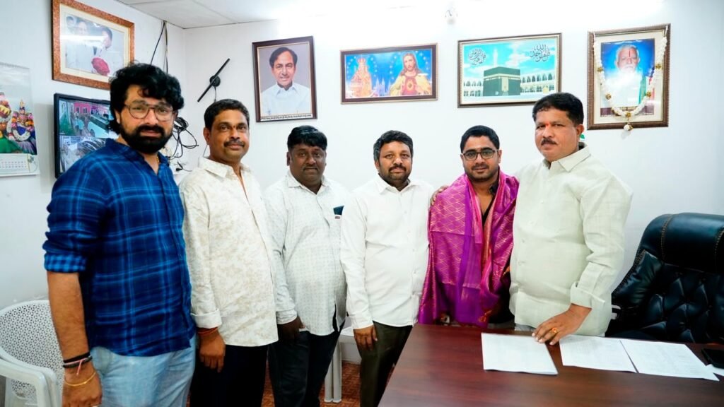 బి ఆర్ ఎస్ కార్యకర్త ఆనంద్ కు పుట్టినరోజు శుభాకాంక్షలు …
