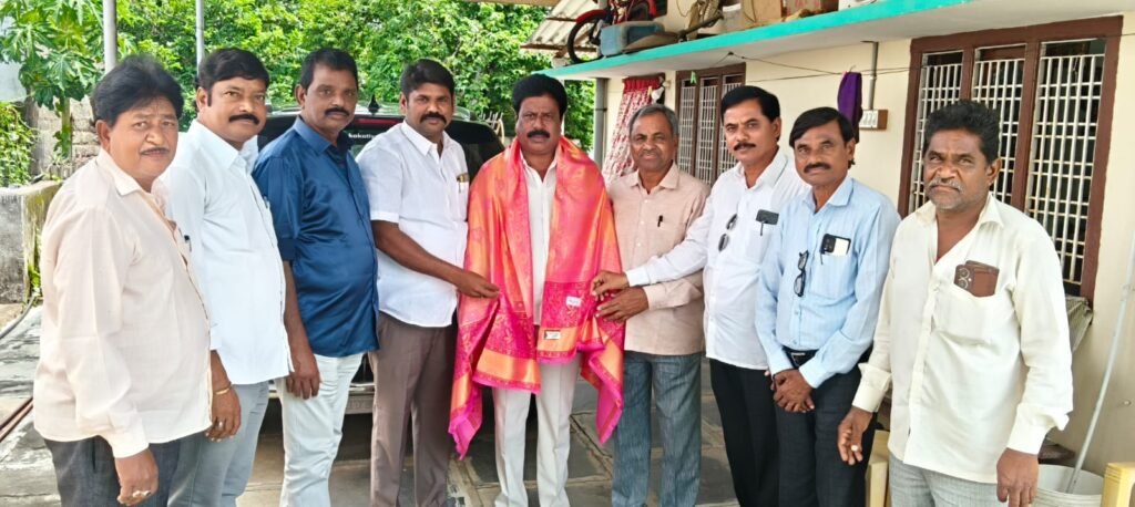 సంఘం బలోపేతానికి జేఏసీ వర్కింగ్ ప్రెసిడెంట్ భాష రాష్ట్ర పర్యటన